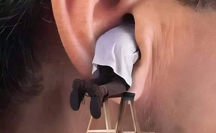 من أسباب المشاكل وقطع العلاقات وصلة الرحم وشحن النفوس هو " نقل الكلام " ... فكونوا صماً بكماً
عن الشر فهكذا تحسنون ..