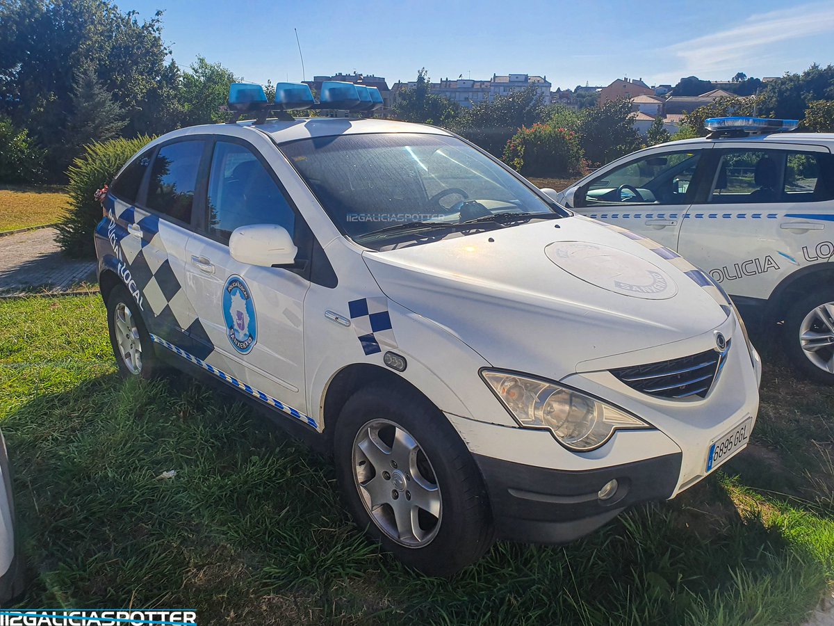 GaliciaSpotter's tweet photo. Ssangyong Actyon perteneciente a la Policía Local de Sanxenxo.
#ssangyong #ssangyongespaña #ssangyongactyon #actyon #policialocalgalicia #policija #policialocal #vehicles #suv #police👮 #bluelights #092policialocal #sanxenxo #concellodesanxenxo #pontevedra #año2022 https://t.co/zSxVVbiGs7