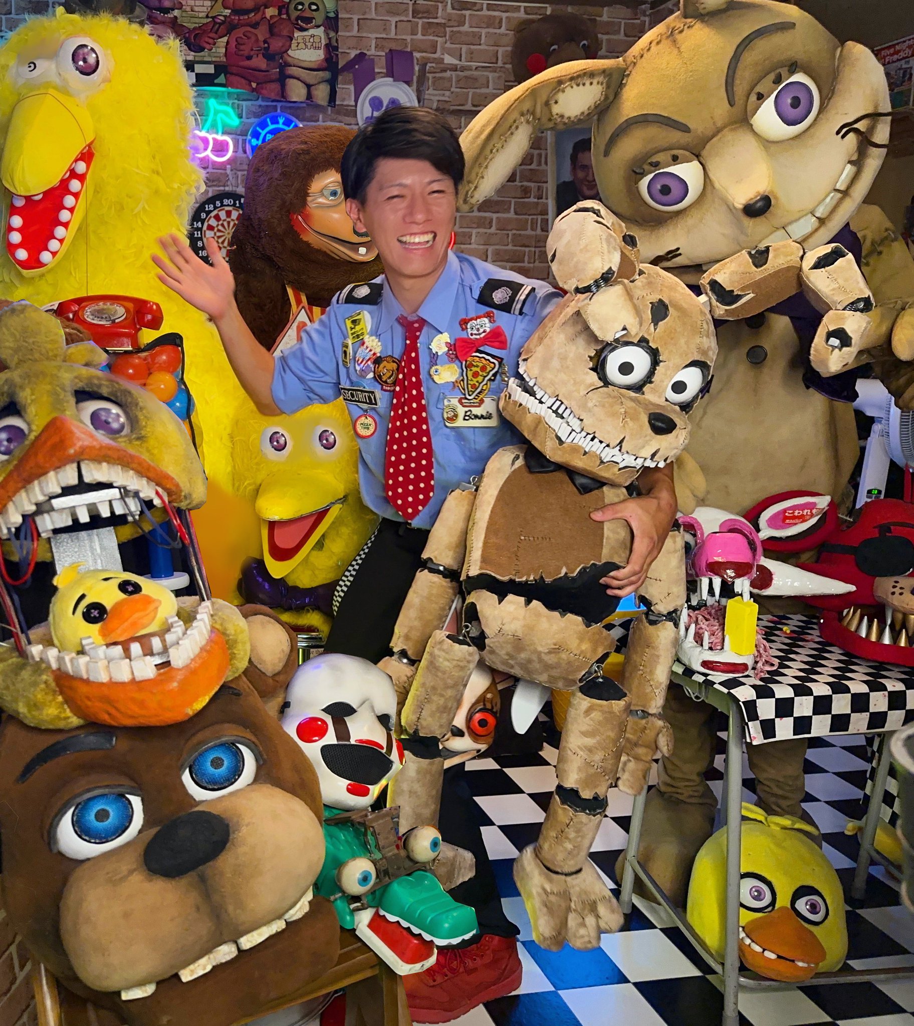 イシイニキ🍕2/9映画パンフ『FNAFに取り憑かれたファンの