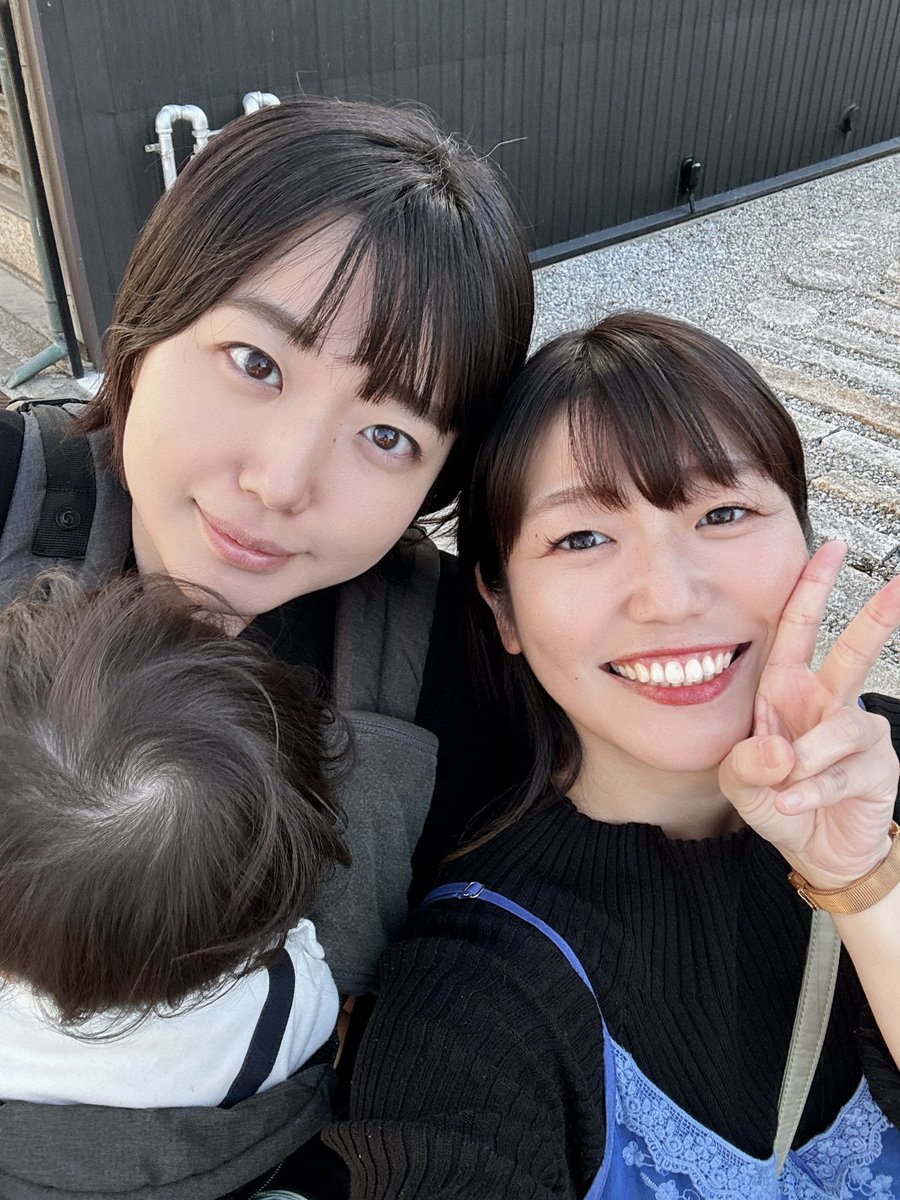 fukumoco's tweet photo. というわけで、小学校からの友人である夢眠ねむ氏と上野天神祭にて合流！お子とも初めて会ったよ〜〜！！嬉しい！！
そして今年はねむさんだけじゃなくて、何人か小学校の友達が集まり、ウロウロしていたら中学や高校の友人にも邂逅し、大変楽しい地元の祭りでした🫶
#igamono https://t.co/zLVkXs1qzo