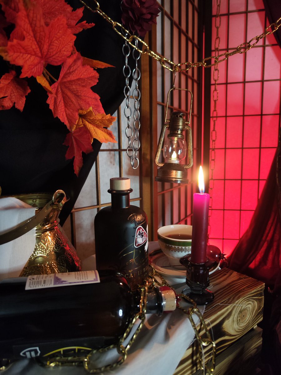 Halloween in Fontaine, even the Duke will join the party!

#Wriothesley #wriothesleycosplay #halloween