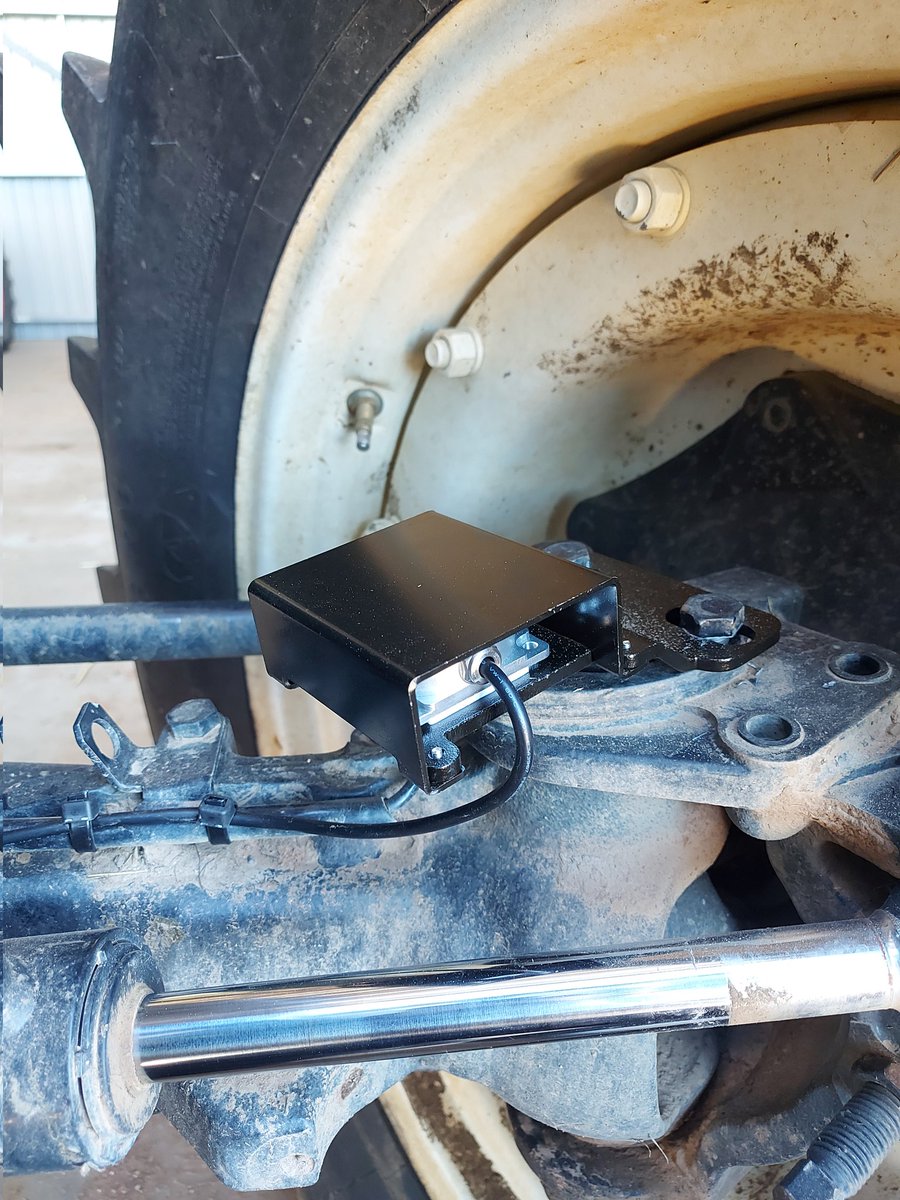 burnsprecision's tweet photo. We have our  S2 Autosteer systems available for immediate installation. Only $9000 Inc gst. 
Free 15cm pass to pass accuracy or 2cm RTK or CORS network options. Contact our Gooloogong office on 0263448246 https://t.co/hfB4z9q40K