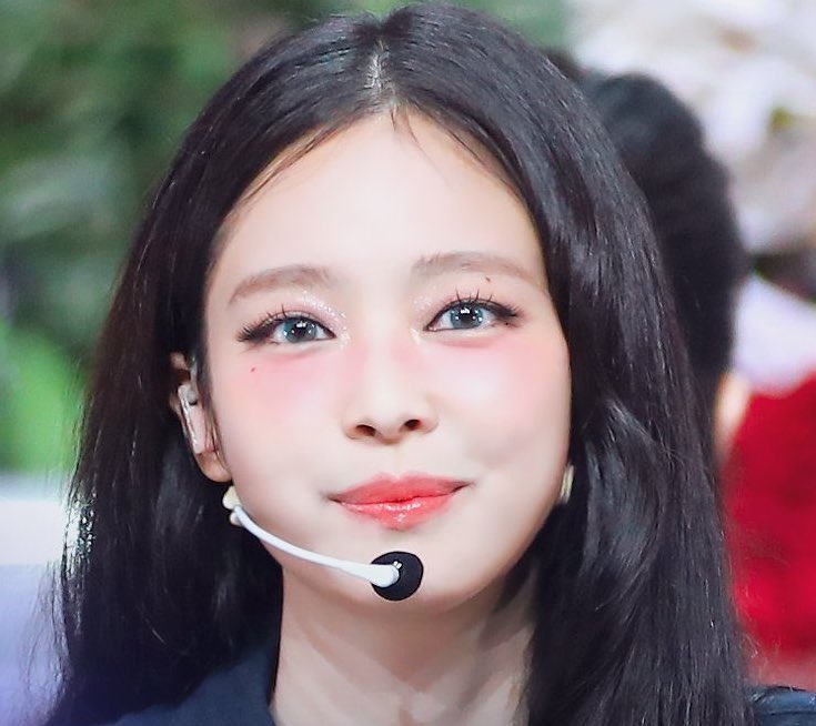 jeninikim16's tweet photo. I vote #jennie   for Fans’ Choice - Female Award #2024MAMAVOTE https://t.co/5IsQok1ydk