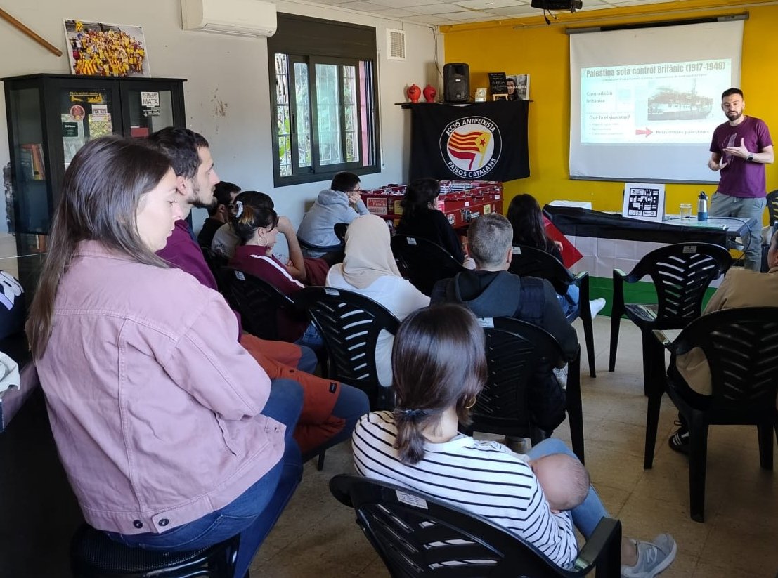 Compartint aquest matí de diumenge amb gent magnífica, aprenent i recordant a Palestina.

Gràcies <a href="/BdsGirona/">Girona amb Palestina - BDS</a> i <a href="/APLaPioixa/">La Pioixa</a> ✊🇵🇸