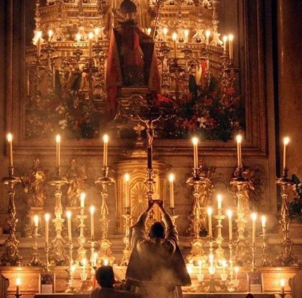 AFLoyals's tweet image. Christ is King. ✝️

#JohnMcEntee #McEntee2028