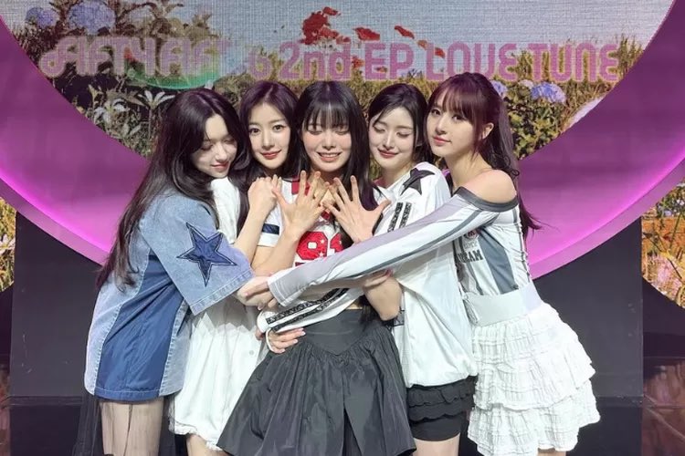 [🗳️] 2024 MAMA AWARDS FANS’ CHOICE VOTING on X

TWENY! To vote here on X, rt and reply with the tags: 

My MAMA vote is #fiftyfifty for #2024MAMAVOTE

🎯: 50 replies

note: you can vote once a day on X.