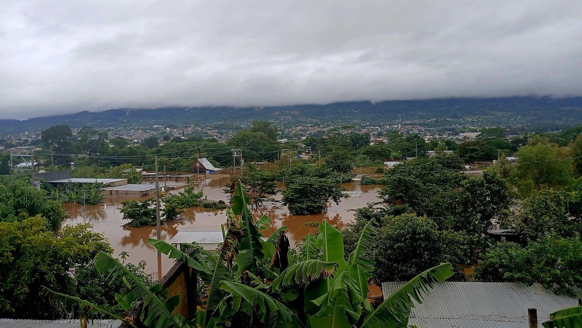 Barrios de Ocosingo #Chiapas sufren los estragos de las lluvias.