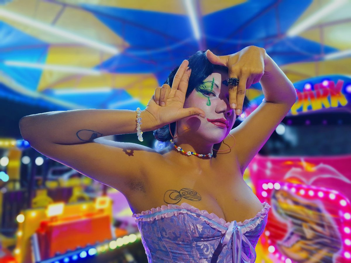 JhossTlacuatzin's tweet photo. 🎉LLEGÓ EL CIRCO🎪LLEGARON LOS PAYASITOS🤡
Aprovechando el spooky season subo mis fotos en payase
#Clown #clownmakeup #clowngirl #clowncore #circusinspiration #maquillajedepayaso #payasita #payasitas #clownaesthetic #makeupideas #clowncoreaesthetic #neonlights #clownartparty https://t.co/iWxxHd2vwz