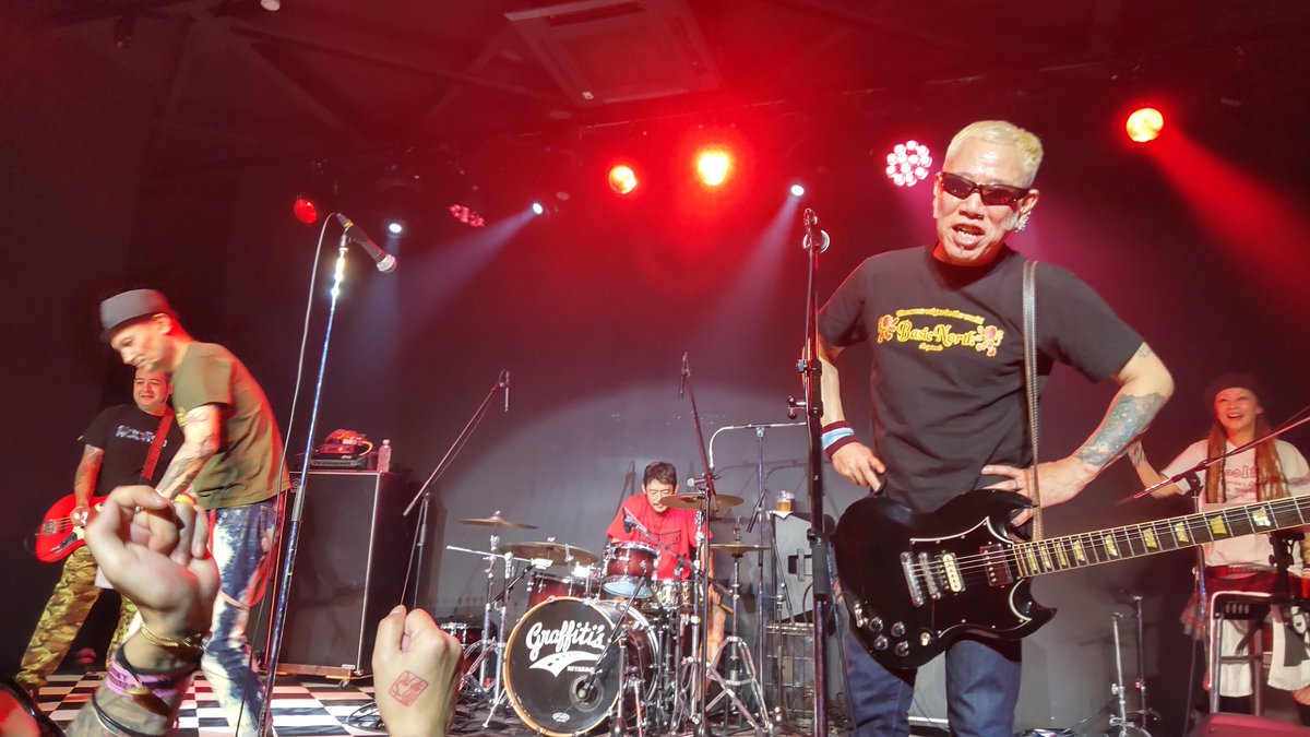 Infinitymusic19's tweet photo. MIYAKO ISLAND ROCK FESTIVAL 2024 前夜祭!ROCKSWELL
FAT KAZYA BANDのパフォーマンスとHoolishのハプニング!細美さんの弾き語りも良かった。どぶろっくでみんな大爆笑。
#宮ロック #Hoolish #細美武士 https://t.co/h5iw8FNard