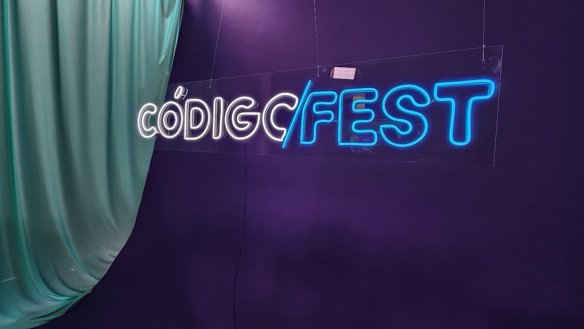 Uriel_Hedz's tweet photo. Ayer fue increíble, muchas gracias comunidad por ayudarnos a que este fuera el #CODIGOFEST más grande que hemos hecho.
El equipo de Código Facilito es increíble de verdad. https://t.co/lBGLZCw3xM