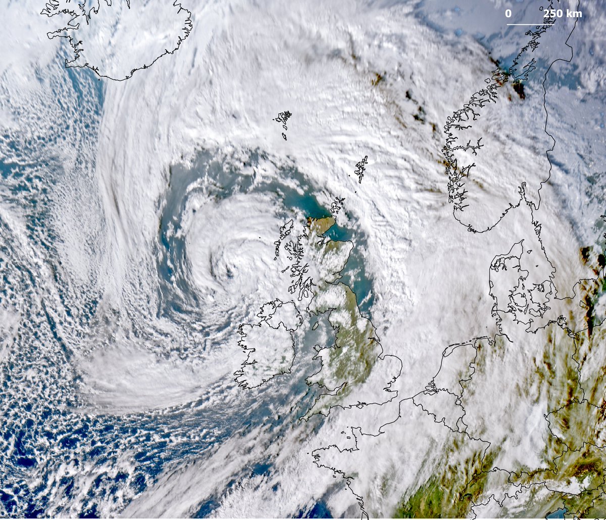 tonyveco's tweet photo. 🔴⚠️🌀⛈️🇮🇪🏴🏴With gusts up to 137km/h, this is the first stunning view of #StormAshley seen by #MTGI FCI at 14.00UTC on Oct.20.Winds are expecting to increase inland until tonight, as well as high tide on the West coasts,with strong #rains over #Ireland #Uk #Scotland. #Eumetview https://t.co/aGz0D8X5CY