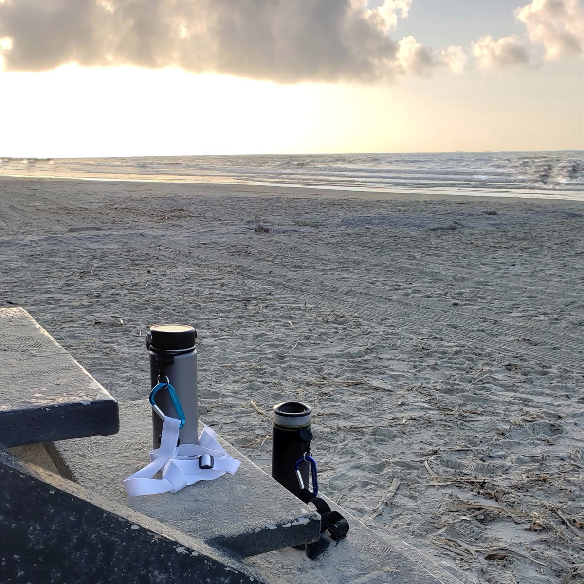 No need to wear flipflops on the shaded sand. With the clouds covering the sun, the sand definitely wasn't burning. --- DevilClip.com --- #sandybeach #beachlife