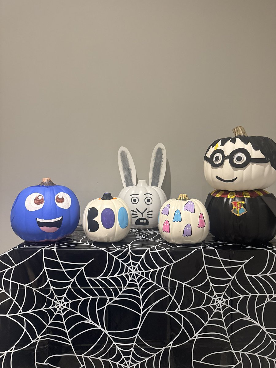 Pumpkin paint night 🧡🎃 <a href="/MissKasuba/">Ms Kasuba</a> <a href="/ChrismansClass/">Miss Chrisman</a> <a href="/MsGueMar/">Ms. Guevara-Márquez</a> <a href="/Mrs_Cannava/">Mrs. Cannava's Class</a>