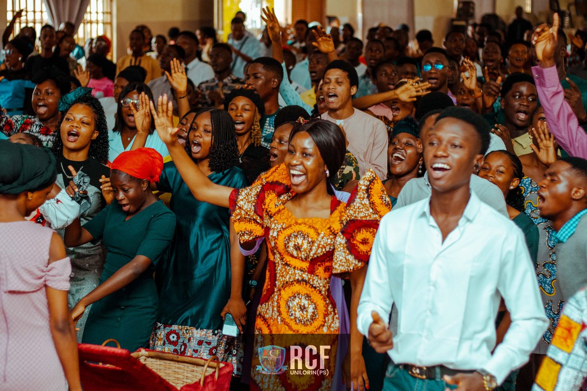 Rcfunilorin's tweet photo. ๐ถ The lord has done it finally, finally finally.๐ถ
Journey of 4,5,6 years ending with Thanksgiving.๐๐๐
#ojasope
#theenvoys
#convocationthanksgiving
#latestgraduates https://t.co/v5JVhV0FNh
