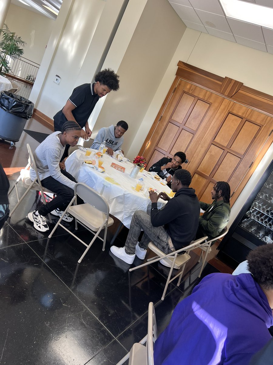 coachdmojack's tweet photo. Thanks to Pastor Dr. Dara and the Zion Hill Church Family for allowing our guys to come worship this morning! We are appreciative of their hospitality! It’s a honor to be in the presence of God! #DTC https://t.co/DQQ7Sz4MEr