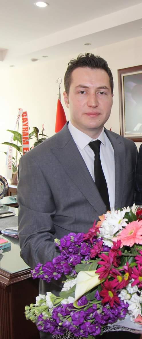 Korkusuz, cesur, vatansever milli duygu ve 4.000 yıllık devlet aklıyla hareket eden savcı Yavuz Engin,Adaletin kılıcı keskin olur sözünü tekrar hatırlattı.
Seni doğranan anaya helal olsun 🇹🇷👏