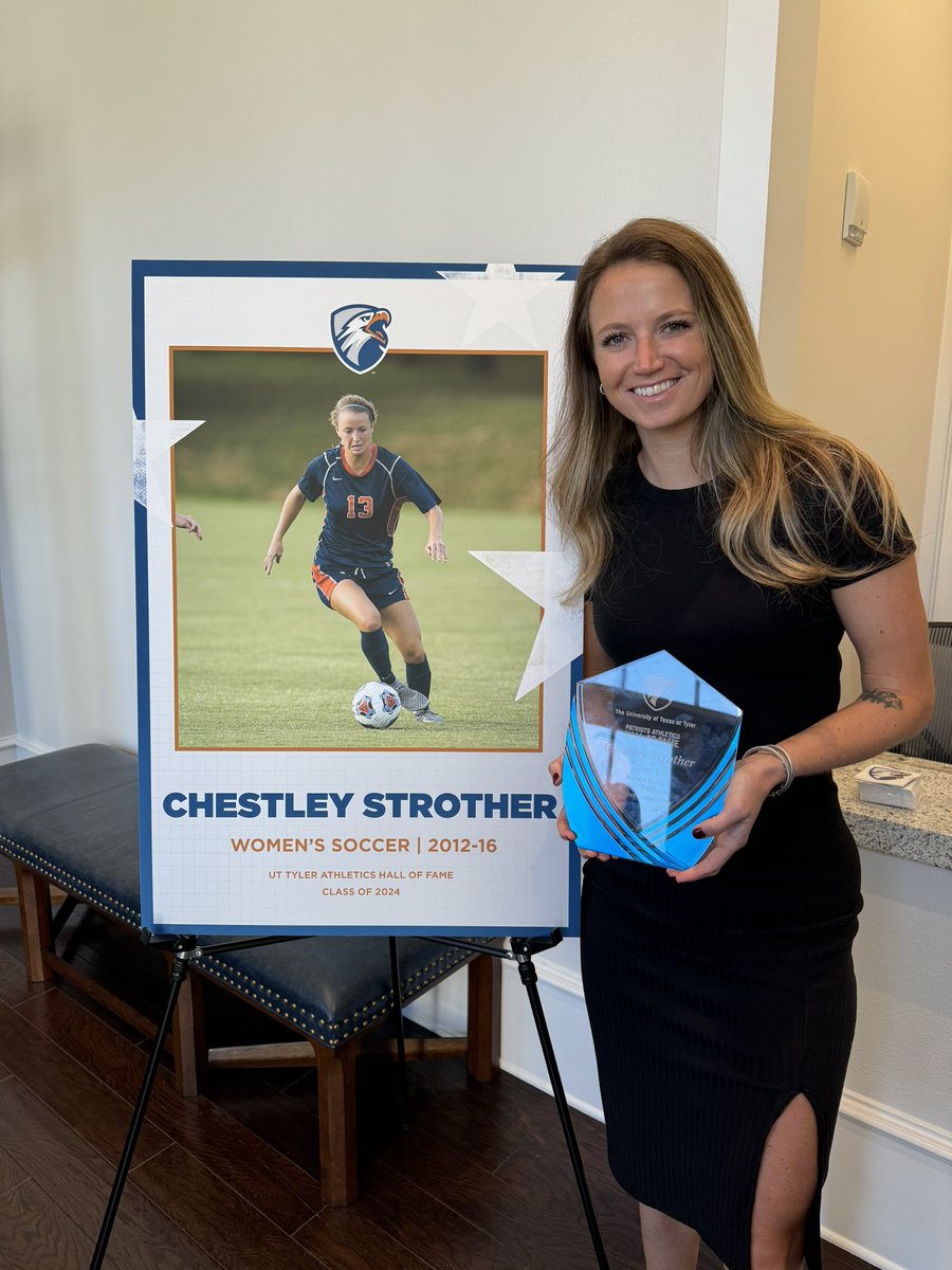 soccerpatriots's tweet image. •We loved having so many alums back on campus today to celebrate former Patriot, Chestley Strother, on her induction into the UT Tyler Hall of Fame! Congratulations Chestley on this much deserved recognition. #HallOfFame #UTTylerPatriots #FamilyForLife