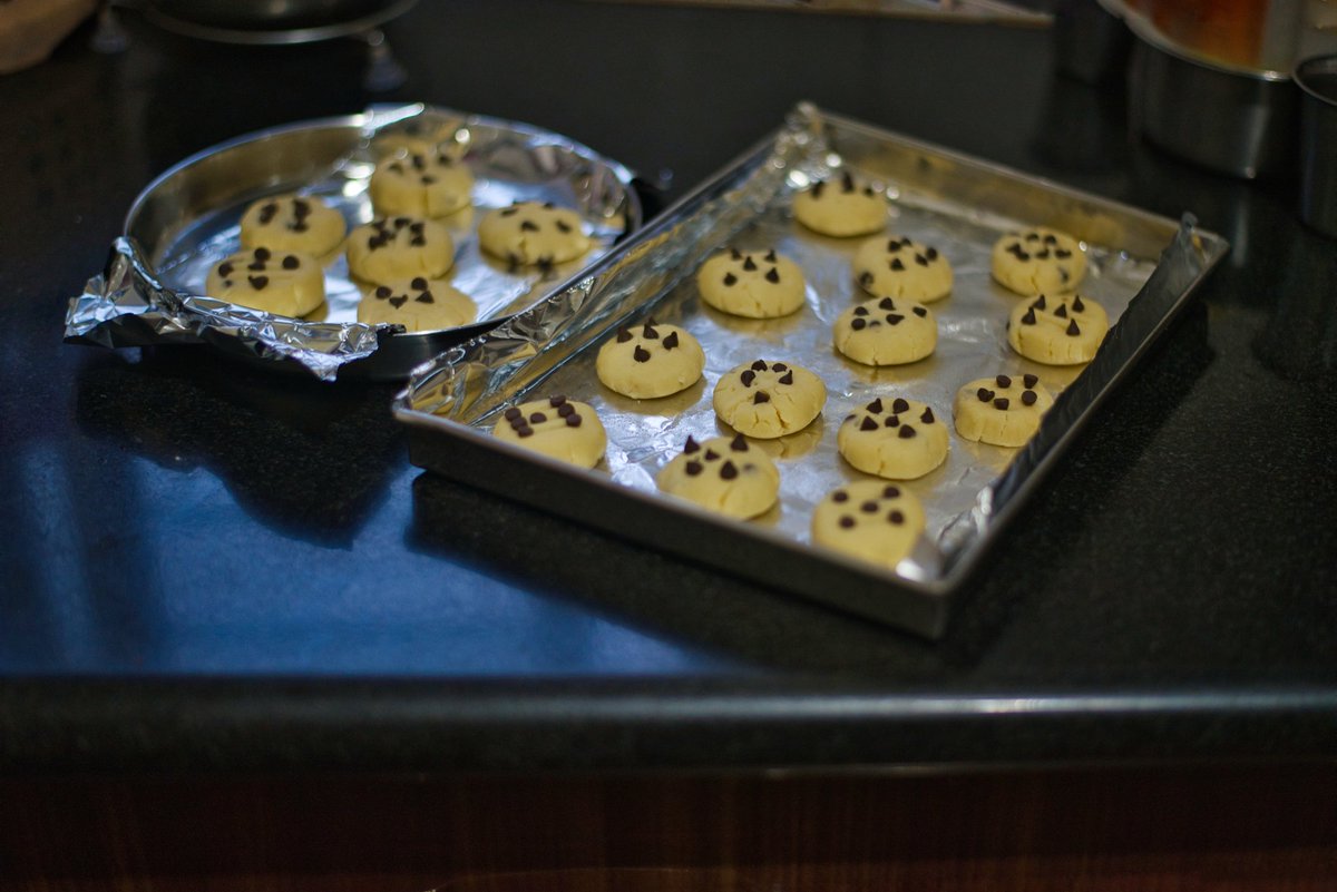 chauchaubhath's tweet image. The evening's project. 😊

#Sunday #bake #chocolatechip