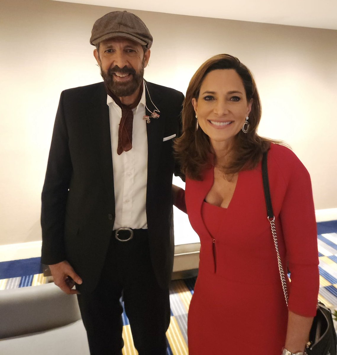 MaElviraSalazar's tweet photo. Me encantó compartir recientemente con mi hermano en Cristo, @JuanLuisGuerra. Nos une nuestra fe en el Señor y el amor por República Dominicana. 

Si Dios contigo, ¿quién contra ti? Bendecido domingo para todos. https://t.co/ZzruXLE51a