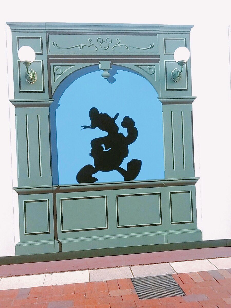 03 アトラクション、パレードなど全般的に好きです

 #twitter上にいるDヲタ全員と繋がるのが密かな夢だったりするのでとりあえずこれを見たDヲタはRTもしくはフォローしていただけると全力でフォローしに行きます