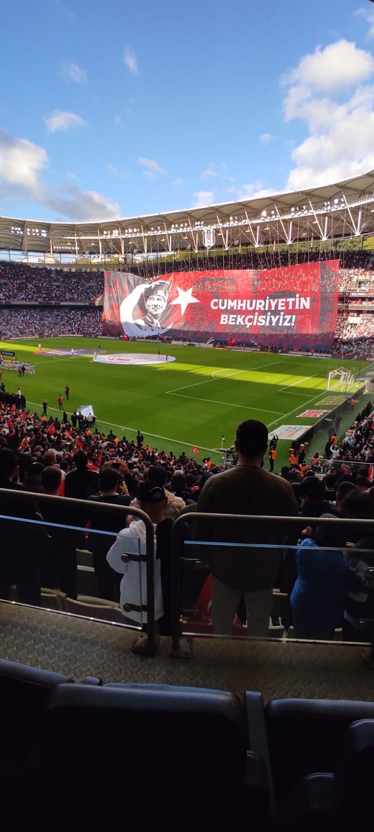 "Benim naçiz vücudum elbet bir gün toprak olacaktır, ancak Türkiye Cumhuriyeti ilelebet payidar kalacaktır."   

Ulu Önder Mustafa Kemal ATATÜRK