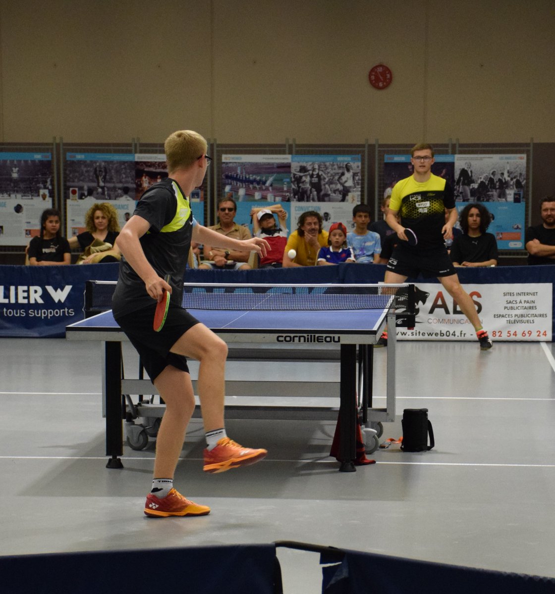 Tennis de table :  PHENOMENAL !!! Les frères Lebrun deviennent Champions d'Europe en double ce dimanche. C'est leur premier titre international. 👏👏Place à la finale individuelle d'Alexis🥇🥇(Ph : GM/HPI)
<a href="/ffttofficiel/">France Tennis de Table</a> <a href="/erb_gilles/">ERB Gilles</a> <a href="/AlexisLebrun15/">Alexis Lebrun</a> <a href="/felixlebrun34/">Félix Lebrun</a> <a href="/camillegaltier/">Camille Galtier</a>