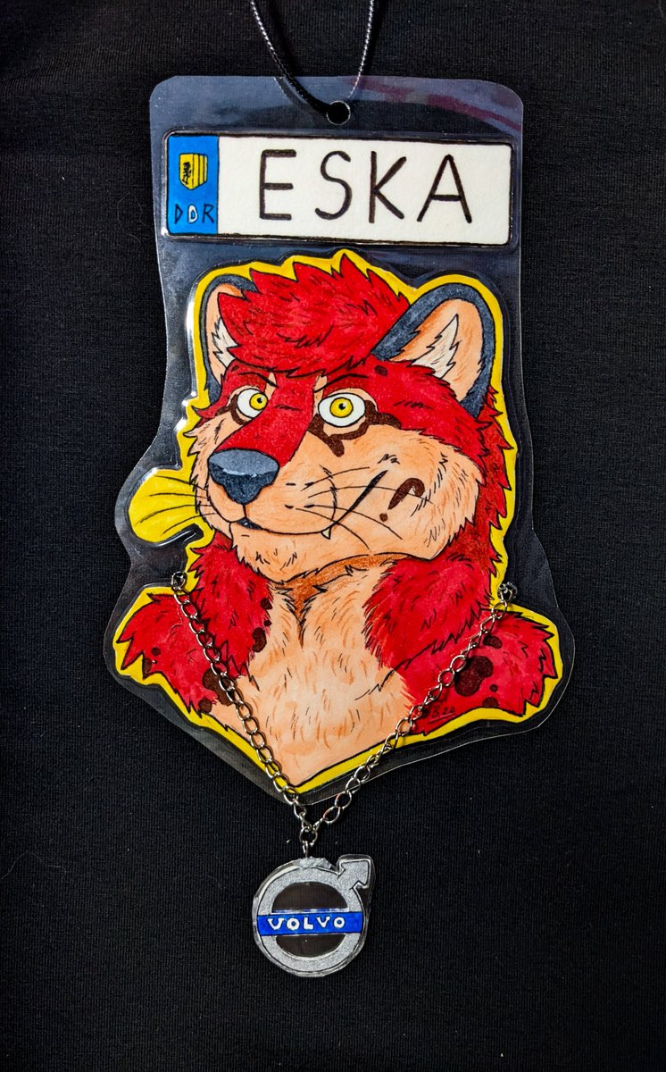 DoofFuchsArt's tweet photo. Eska 🚗 Car Badge 

Car owner: Konu Eikuku Hentaru 
Art: © by myself @Doof_Fuchs https://t.co/LYxCMJfSeD