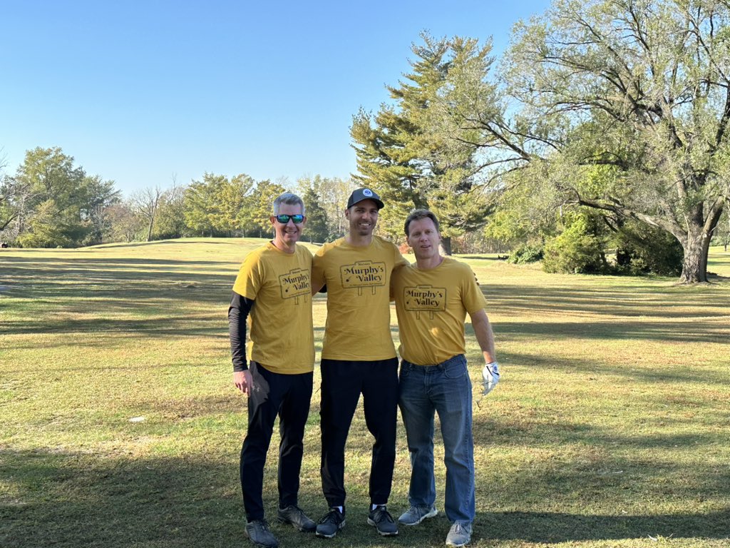 ElmwoodCommish's tweet photo. Free mulligan on 8 for those dressed appropriately https://t.co/3R7NtmkmTU