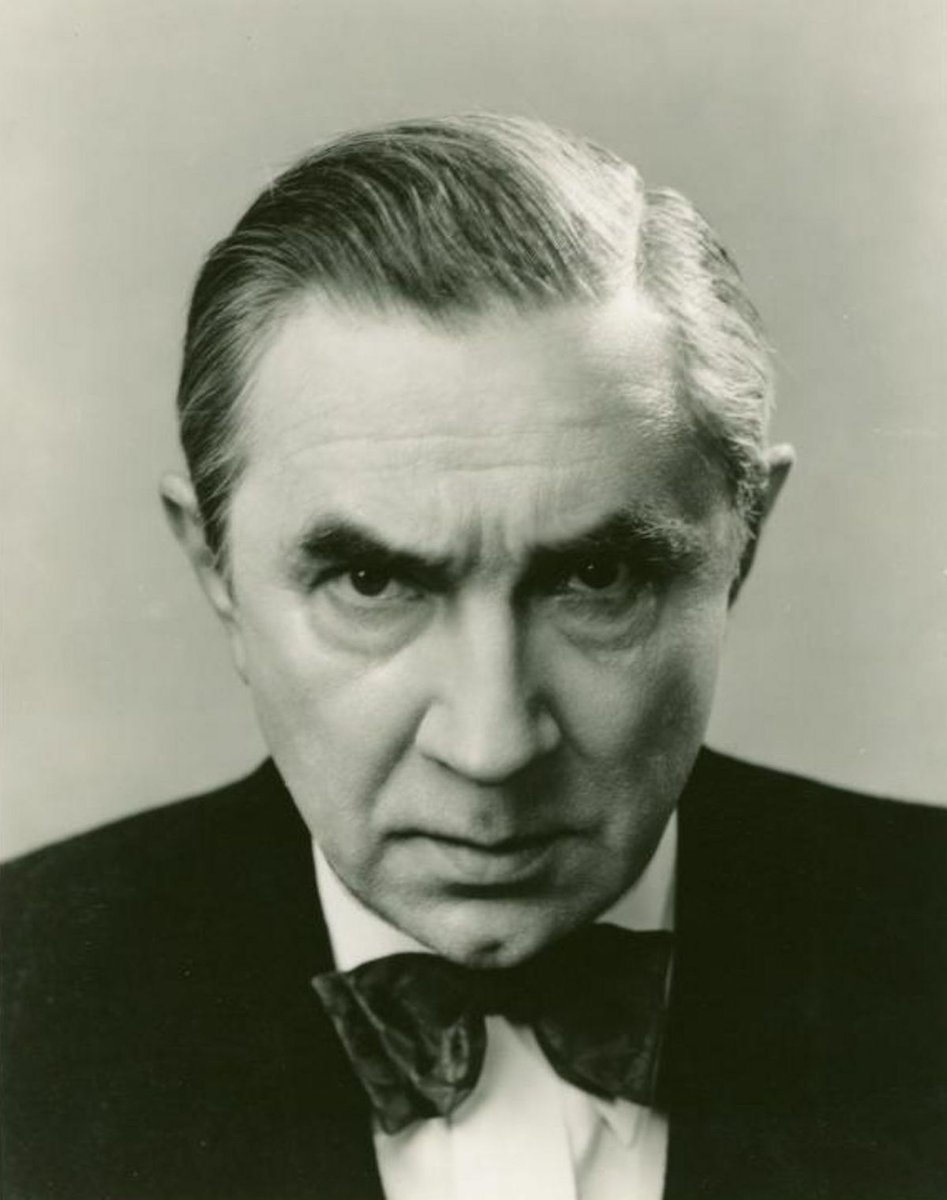 nypl's tweet photo. 🧛🏻‍♂️🩸 Born on this day in 1882, Bela Lugosi won international stage and screen fame as Bram Stoker’s titular Dracula. 

His portrayal of the irascible yet charming Transylvanian count set the standard for vampire interpretations to come. #NYPLDigitalCollections https://t.co/xj4qQ6eDDG