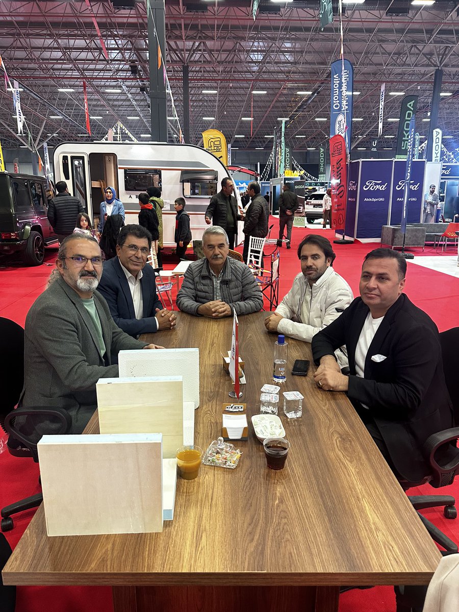 DEM Parti Van Milletvekili sayın <a href="/MahmutDindar65/">Mahmut Dindar</a> AutoVan Otomotiv Fuarında Daniel Karavan standımızı ziyaret ederek samimi temennilerinde bulundular. Teşriflerinden ötürü şükranlarımızı sunarız. 
<a href="/rasimbytr/">Rasim BAYTAR</a> <a href="/oskoseoglu/">zeki özköseoğlu</a> <a href="/resatyesilagacc/">Reşat Yeşilağaç</a>