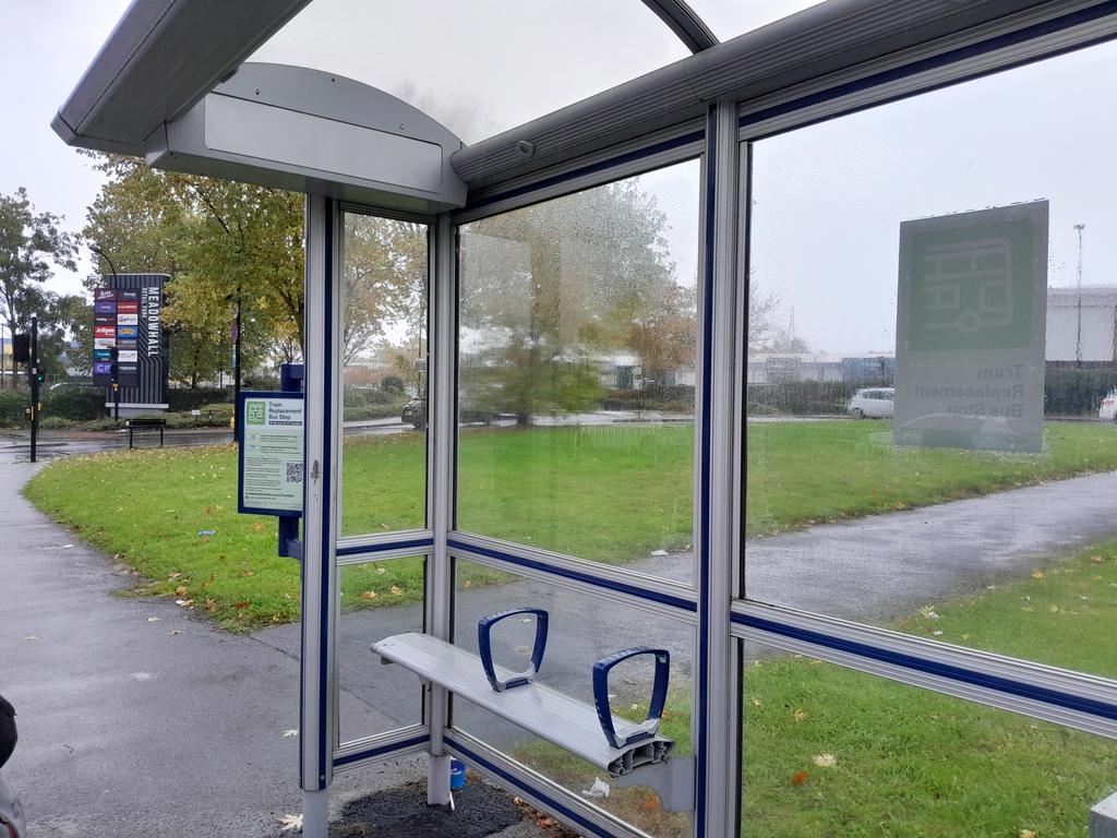 Greyfore17's tweet photo. @SY_Supertram The image I posted had all the signs that it was a stop for the service https://t.co/hqYXN1fhfh