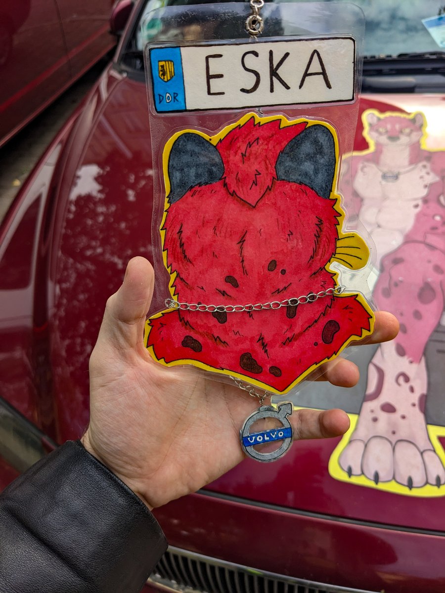 Eska 🚗 Car Badge 

Car owner: Konu Eikuku Hentaru 
Art: © by myself <a href="/Doof_Fuchs/">Ostblock Fuchs🌲</a>