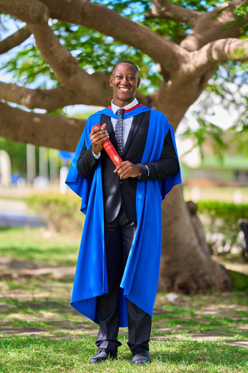 skeffcurry11's tweet photo. I spent 6 years at UWI for what would've been a 4 year program and I hated myself for it. But after seeing the results of everything I've done, I learnt to accept it was just the path God had in mind for me. So I'm proud to share that 6 years later, I finally got my degree: https://t.co/A3doxx98Rr