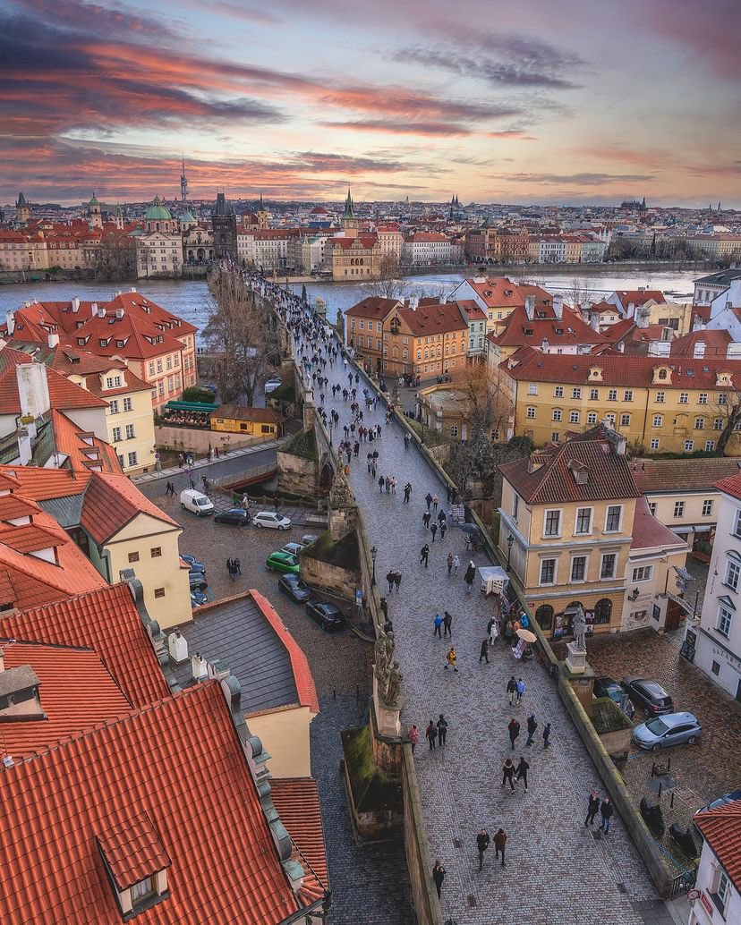 archi_tradition's tweet photo. Everyone should experience Prague at least once in their lifetime.

📸: Agi Noszek https://t.co/1yPmcf30az