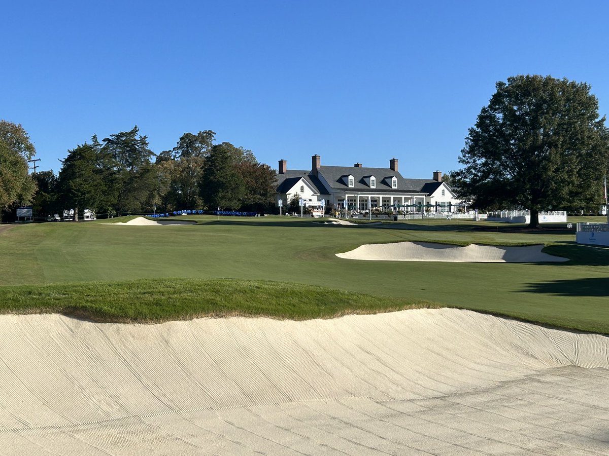 ChristianSain's tweet image. This spring Andrew Green and AH Green Design along with McDonald and Sons Golf Construction renovated the bunkers on the James River Course, this week the Champions Tour players gave the work rave reviews, thanks team! #DECCGOLF