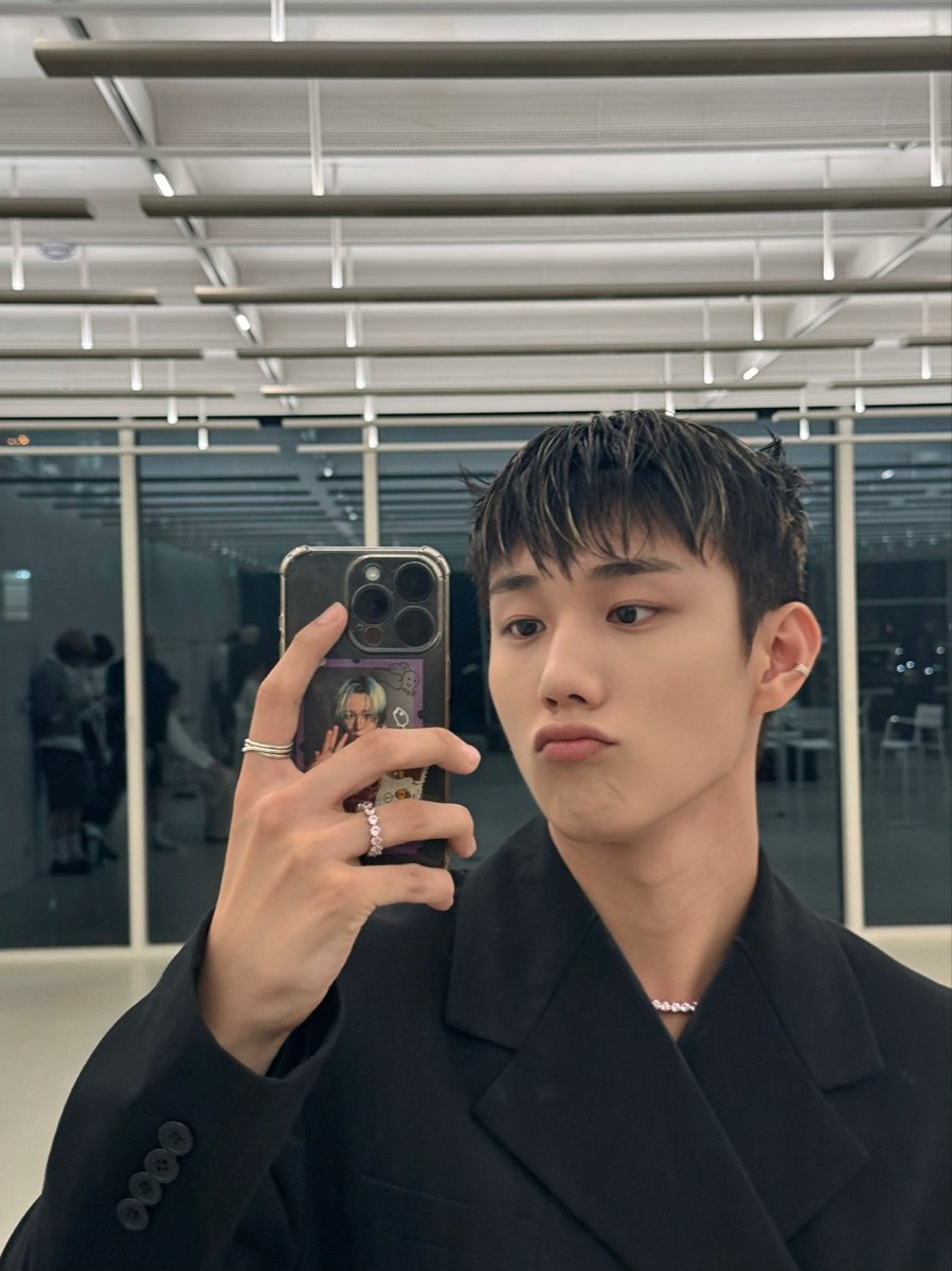 rntak's tweet photo. don’t forget to brush your teeth, kid! oh, and yeah, check out my phone case—no doubt, i’m a hardcore Soul stan. https://t.co/AzUh8kui3R