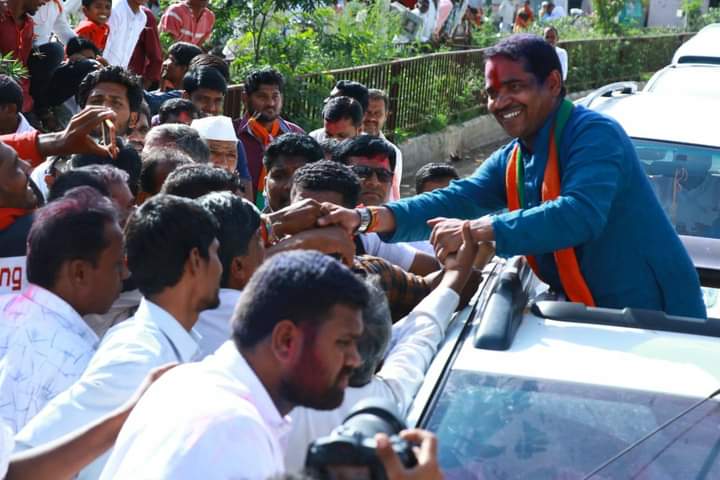Abhimanyu Pawar (@abhipawarbjp) on Twitter photo рдФрд╕рд╛ рдорддрджрд╛рд░рд╕рдВрдШрд╛рддреВрди рдкреБрдиреНрд╣рд╛ рдПрдХрджрд╛ рдЬрдирд╛рджреЗрд╢рд╛рд▓рд╛ рдирдореНрд░рдкрдгреЗ рд╕рд╛рдореЛрд░реЗ рдЬрд╛рдгреНрдпрд╛рдЪреА рд╕рдВрдзреА рдорд▓рд╛ рджрд┐рд▓реНрдпрд╛рдмрджреНрджрд▓ рдкрдХреНрд╖рдиреЗрддреГрддреНрд╡рд╛рдЪреЗ рдЖрдгрд┐ рдкрдХреНрд╖рд╛рдЪреЗ рдордирдГрдкреВрд░реНрд╡рдХ рдЖрднрд╛рд░.
рдФрд╕рд╛ рд╡рд┐рдзрд╛рдирд╕рднрд╛ рдорддрджрд╛рд░рд╕рдВрдШрд╛рддреВрди рджреБрд╕рд▒реНрдпрд╛рдВрджрд╛ рдЬрдирд╛рджреЗрд╢рд╛рд▓рд╛ рдирдореНрд░рдкрдгреЗ рд╕рд╛рдореЛрд░реЗ рдЬрд╛рдгреНрдпрд╛рдЪреА рд╕рдВрдзреА рдорд╛рдЭреНрдпрд╛рд╕рд╛рд░рдЦреНрдпрд╛ рд╕рд╛рдорд╛рдиреНрдп рдХрд╛рд░реНрдпрдХрд░реНрддреНрдпрд╛рд▓рд╛ рджрд┐рд▓реНрдпрд╛рдмрджреНрджрд▓ рдореА рдкрдВрддрдкреНрд░рдзрд╛рди рдорд╛ рд╢реНрд░реА рдФрд╕рд╛ рдорддрджрд╛рд░рд╕рдВрдШрд╛рддреВрди рдкреБрдиреНрд╣рд╛ рдПрдХрджрд╛ рдЬрдирд╛рджреЗрд╢рд╛рд▓рд╛ рдирдореНрд░рдкрдгреЗ рд╕рд╛рдореЛрд░реЗ рдЬрд╛рдгреНрдпрд╛рдЪреА рд╕рдВрдзреА рдорд▓рд╛ рджрд┐рд▓реНрдпрд╛рдмрджреНрджрд▓ рдкрдХреНрд╖рдиреЗрддреГрддреНрд╡рд╛рдЪреЗ рдЖрдгрд┐ рдкрдХреНрд╖рд╛рдЪреЗ рдордирдГрдкреВрд░реНрд╡рдХ рдЖрднрд╛рд░.
рдФрд╕рд╛ рд╡рд┐рдзрд╛рдирд╕рднрд╛ рдорддрджрд╛рд░рд╕рдВрдШрд╛рддреВрди рджреБрд╕рд▒реНрдпрд╛рдВрджрд╛ рдЬрдирд╛рджреЗрд╢рд╛рд▓рд╛ рдирдореНрд░рдкрдгреЗ рд╕рд╛рдореЛрд░реЗ рдЬрд╛рдгреНрдпрд╛рдЪреА рд╕рдВрдзреА рдорд╛рдЭреНрдпрд╛рд╕рд╛рд░рдЦреНрдпрд╛ рд╕рд╛рдорд╛рдиреНрдп рдХрд╛рд░реНрдпрдХрд░реНрддреНрдпрд╛рд▓рд╛ рджрд┐рд▓реНрдпрд╛рдмрджреНрджрд▓ рдореА рдкрдВрддрдкреНрд░рдзрд╛рди рдорд╛ рд╢реНрд░реА