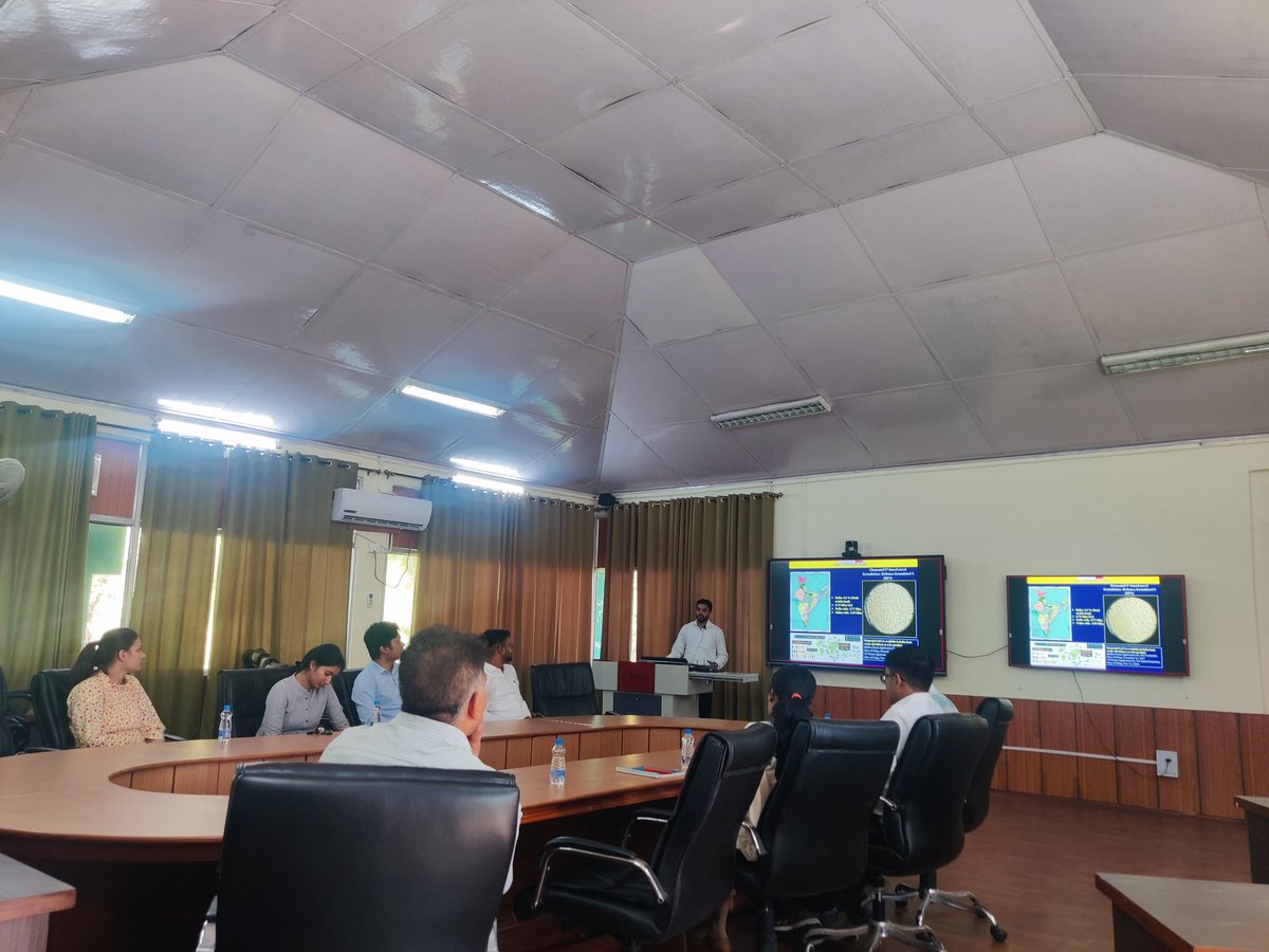 sbedwal519's tweet photo. To my great delight, am happy to present my PhD research work for 🌾ISSS Best Doctoral Presentation Award 2024 at CSKHPKV, Palampur 🧿organised by Indian Society of Soil Science https://t.co/pqL2FCU1TX