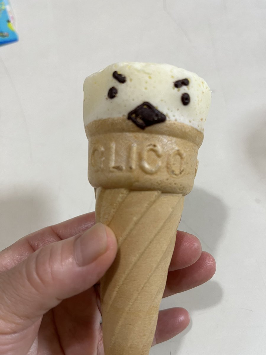 mugisuke1969's tweet photo. ２回も可愛いカプリコが続いたので、仕様が変わったのかと思ってたら、３回目に普通のカプリコ出てきた😅
２回連続の当たりだったのね🎯 https://t.co/jrH5AbbiZS