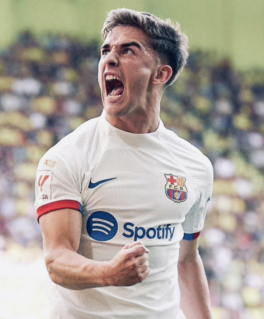 عودة غافي إلى برشلونة، عودة روح برشلونة.

غافي لاعب بشخصية كبيرة جدًا، لاعب يقدم كل شيء عنده في الملعب لأجل الفريق، نوعية لاعبين قتالية نادرة في الكورة حاليًا وبرشلونة يحتاجها بدون شك.

عودة مهمة جدًا لصفوف فليك اللي عانى كثير من الاصابات.

برشلونة عنده سكواد رائع الآن.