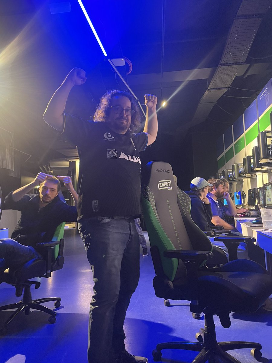 SLY Felkeine tweet media