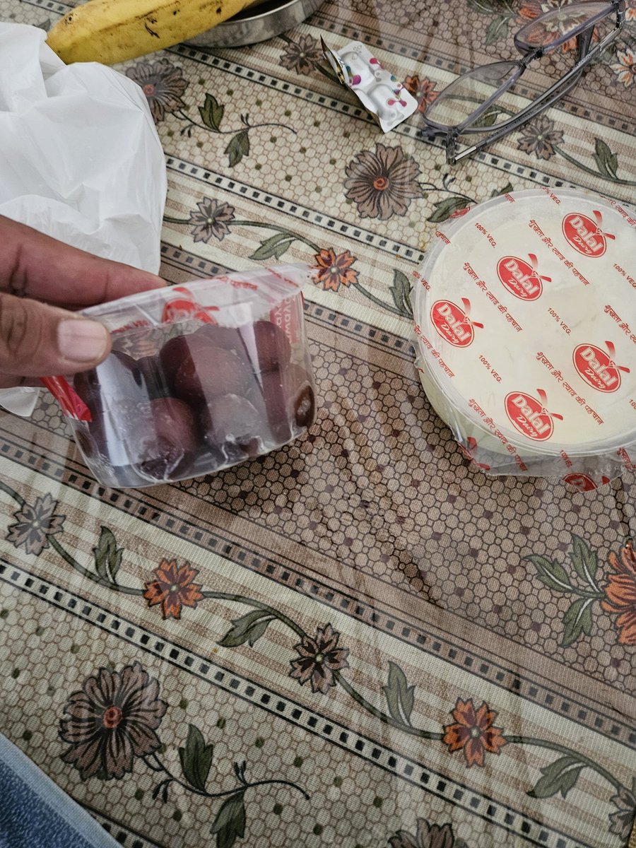 Worst online food ordering app swiggy.
Order of 1 kg but got 250 gms now offering me refund of 82/-.
No call support.
<a href="/swiggyindia/">Swiggy India</a> <a href="/Swiggy/">Swiggy</a> <a href="/SwiggyInstamart/">Guess Who?</a> <a href="/ConsumerVoiceIn/">Consumer VOICE</a>