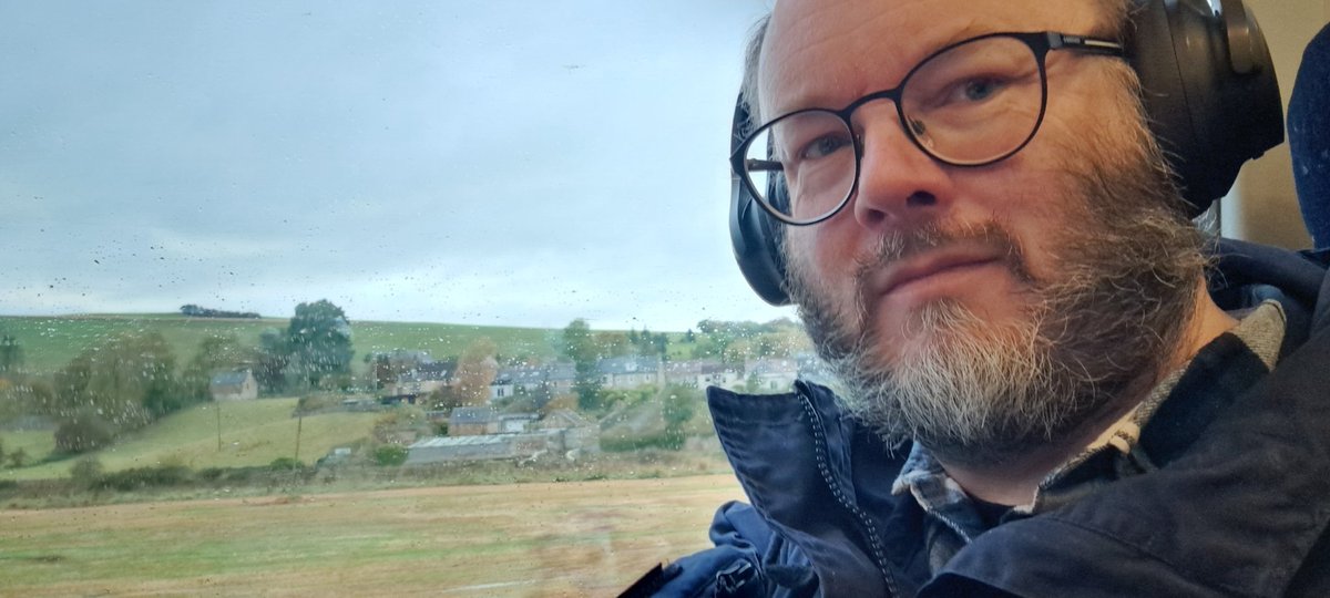 James_M_Kemp's tweet photo. On the first of a few trains to take me to @OxfordSBS for Module 1 of MPLA. It's a bit wet and wild out there! https://t.co/g9HTap3YjJ