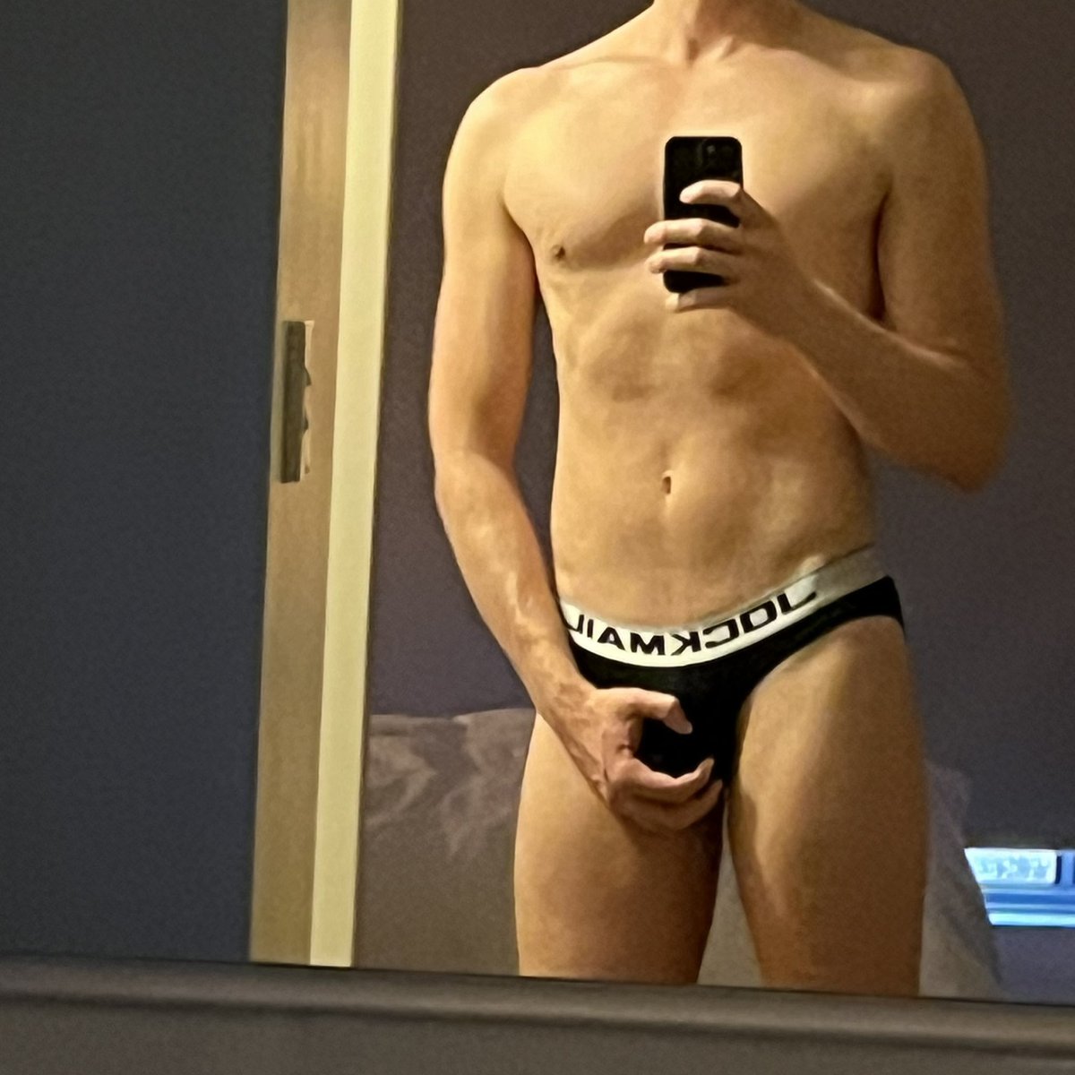 bi_bi_baby90's tweet photo. This rainy weather has got me feeling a very particular way 😈

#locktober #twunk #gayperth #gayaus #FeelingMyself #postgym #perth #teamlocked #hword #horny #gaysub #mirrorselfie #underwear #malechastity #gayunderwear #briefs #jockmail @UnderPerth https://t.co/r0eOXIKoJK