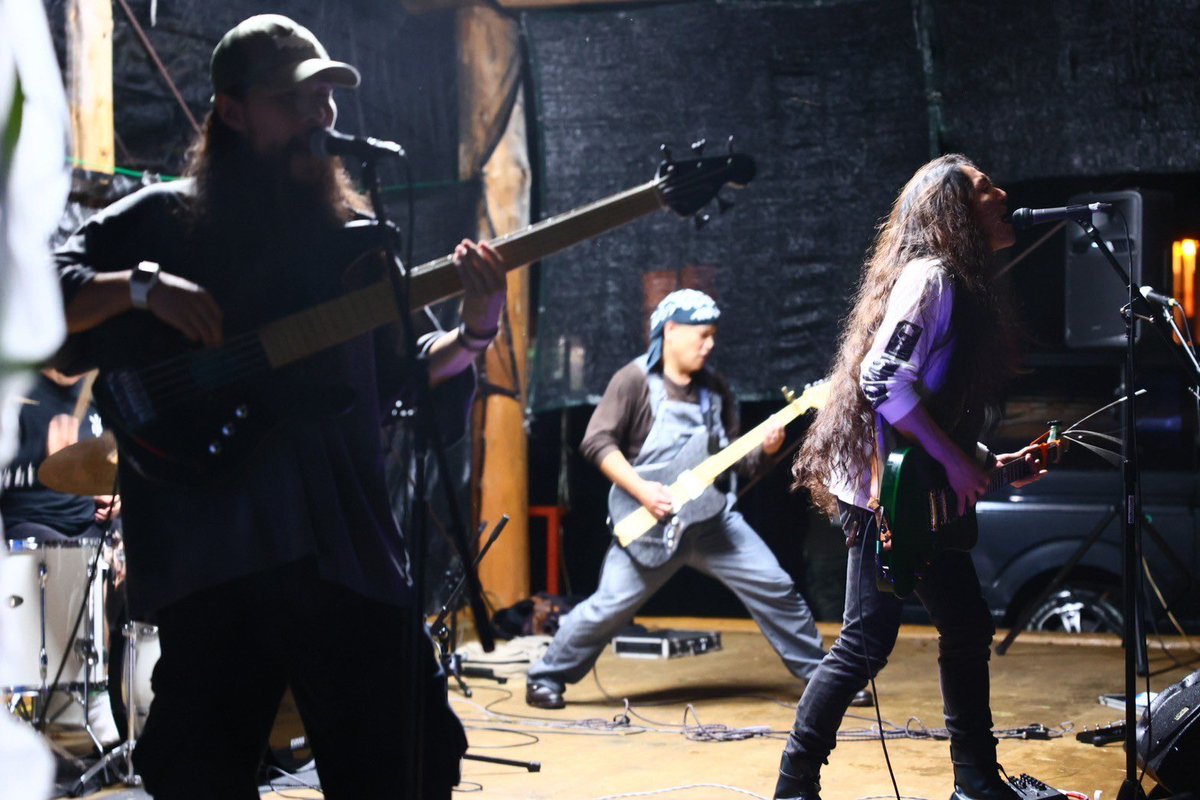 Guys in Question tweet media