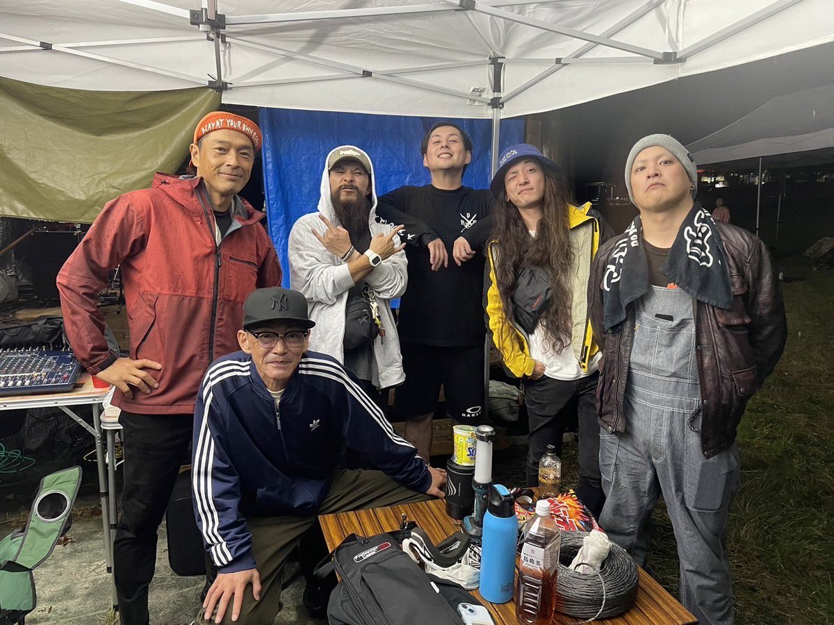 Guys in Question tweet media