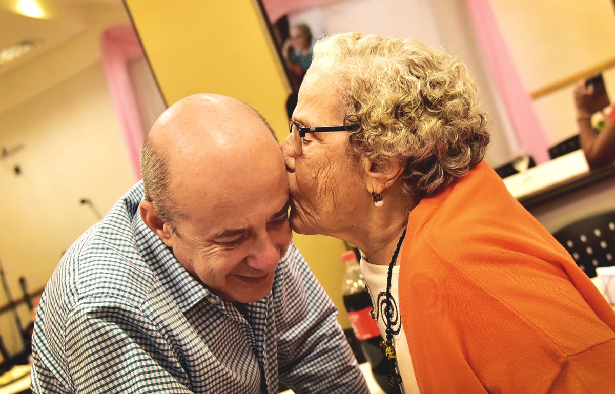 ¡Feliz día a todas las madres!  Pero, sobre todo, un beso enorme para mi mamá, que me cuida desde el cielo 🌟✨. Hoy y siempre en mi corazón. #MadresEternas