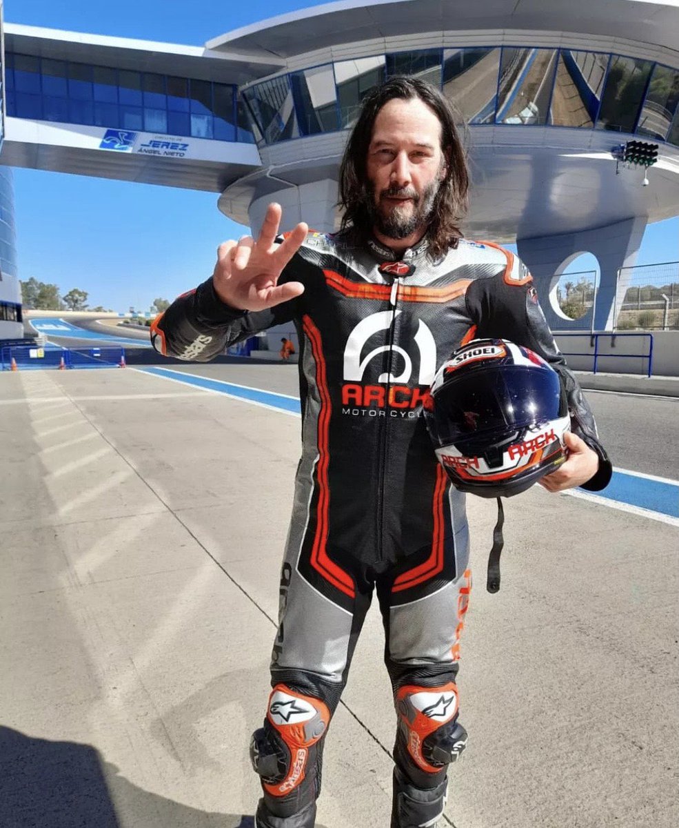 KEANU REEVES (@keanureeves932) on Twitter photo 