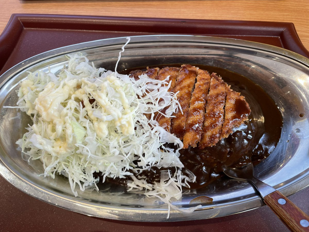 ex_ken's tweet photo. ゴーゴーカレー盛岡インターパーク
ロースカツカレー
初めて伺いました。
黒い！かなり煮込まれたルーですね。然程空腹じゃなかったので、次は腹空かせて行きます。
#ゴーゴーカレー 
#ロースカツカレー
#盛岡インターパーク https://t.co/W9kUtBXnV7
