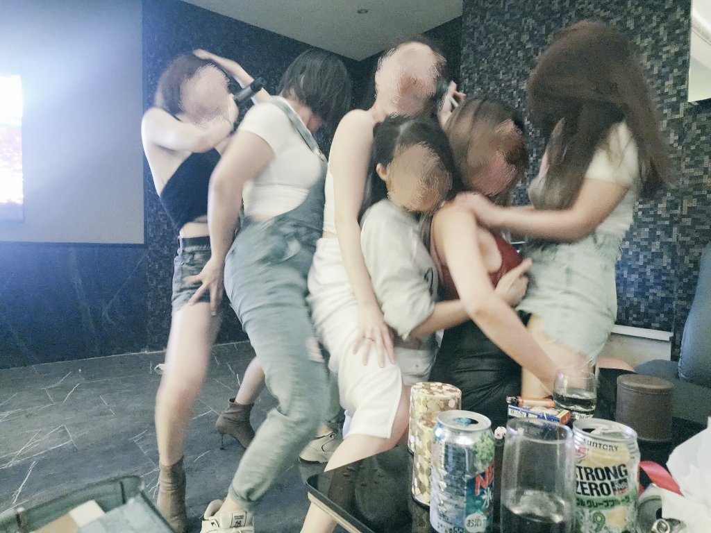 唸一下三字經結束本週這回合

人之初　性本色　性相近　射很遠
狗爬式　摸奶先　都知道　一起玩
星期五　好相處　來宣洩　下體豎
枕頭山　好地方　沒廉恥　陽具揚
---------------------------------
<a href="/FangJie69382698/">F&J 🤡</a>  不砸你蛋糕對不起我們的友誼及調皮的心
<a href="/SandraSexLife99/">韓森波男孩&姍女孩001</a>